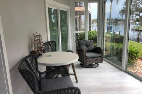 Condo in Sarasota, Florida, 2 bedrooms  № 721114 - photo 11