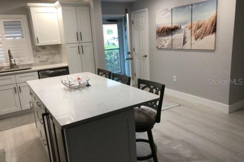 Condo in Sarasota, Florida, 2 bedrooms  № 721114 - photo 3