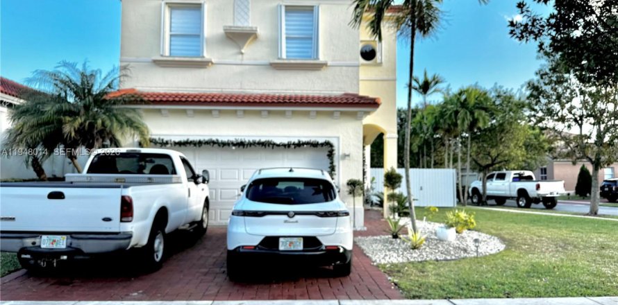 Casa en Homestead, Florida 3 dormitorios, 149.57 m2 № 2005318