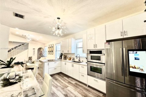 Casa en venta en Homestead, Florida, 3 dormitorios, 149.57 m2 № 2005318 - foto 13