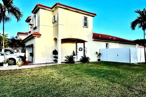 Casa en venta en Homestead, Florida, 3 dormitorios, 149.57 m2 № 2005318 - foto 2