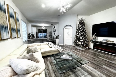 Casa en venta en Homestead, Florida, 3 dormitorios, 149.57 m2 № 2005318 - foto 6