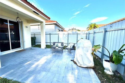 Casa en venta en Homestead, Florida, 3 dormitorios, 149.57 m2 № 2005318 - foto 19