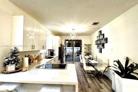 Casa en venta en Homestead, Florida, 3 dormitorios, 149.57 m2 № 2005318 - foto 11