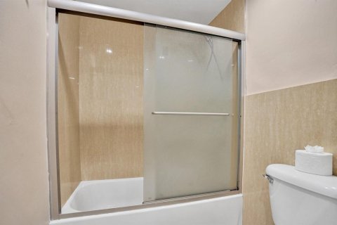 Купить кондоминиум в Холливуд, Флорида 3 комнаты, 84.08м2, № 2187190 - фото 29