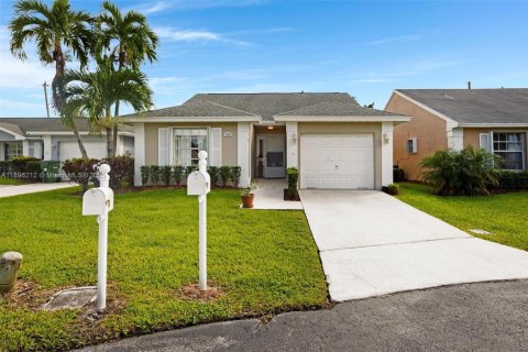 Villa ou maison à vendre à Homestead, Floride: 2 chambres, 108.79 m2 № 1949510 - photo 2