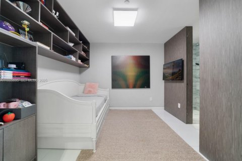 Condo in Bal Harbour, Florida, 2 bedrooms  № 2081967 - photo 13