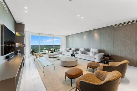 Condo in Bal Harbour, Florida, 2 bedrooms  № 2081967 - photo 3