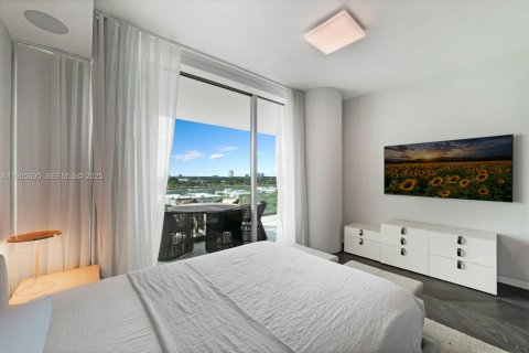 Condo in Bal Harbour, Florida, 2 bedrooms  № 2081967 - photo 21