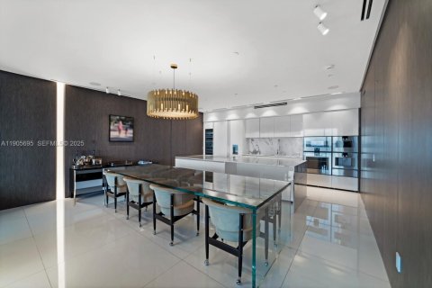 Condo in Bal Harbour, Florida, 2 bedrooms  № 2081967 - photo 9