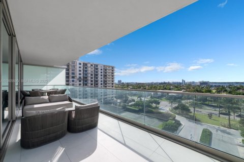 Condo in Bal Harbour, Florida, 2 bedrooms  № 2081967 - photo 25