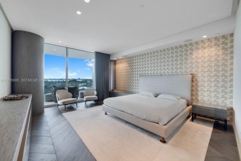 Condo in Bal Harbour, Florida, 2 bedrooms  № 2081967 - photo 15