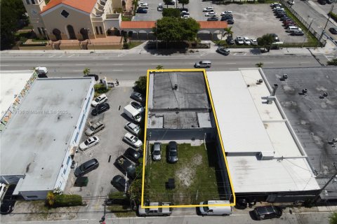 Commercial property in Miami, Florida № 2089020 - photo 3