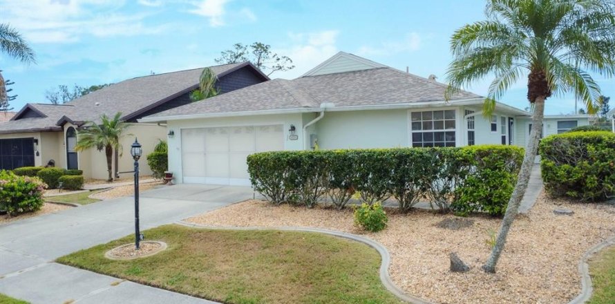 Villa ou maison à Port Charlotte, Floride 2 chambres, 141.95 m2 № 2200734