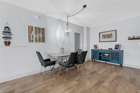 Купить кондоминиум в Холливуд, Флорида 2 спальни, 112.6м2, № 2029172 - фото 18