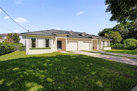 Immobilier commercial à vendre à Miami, Floride: 248.23 m2 № 1969600 - photo 5