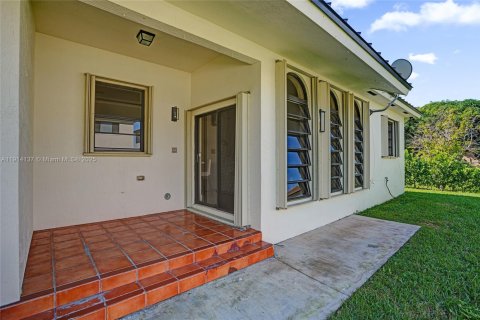 Immobilier commercial à vendre à Miami, Floride: 248.23 m2 № 1969600 - photo 10