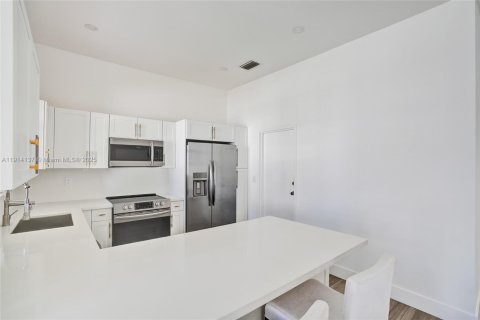 Immobilier commercial à vendre à Miami, Floride: 248.23 m2 № 1969600 - photo 30