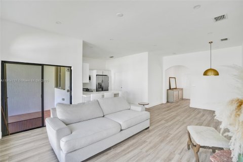 Immobilier commercial à vendre à Miami, Floride: 248.23 m2 № 1969600 - photo 28