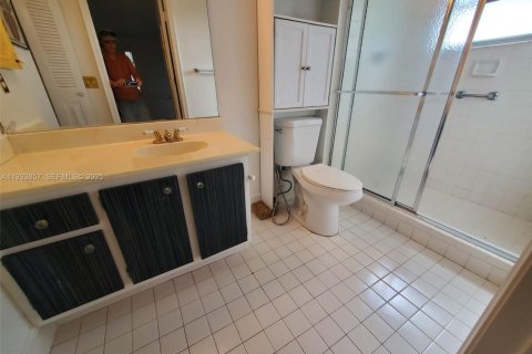 Condo in Pembroke Pines, Florida, 2 bedrooms  № 1992148 - photo 8