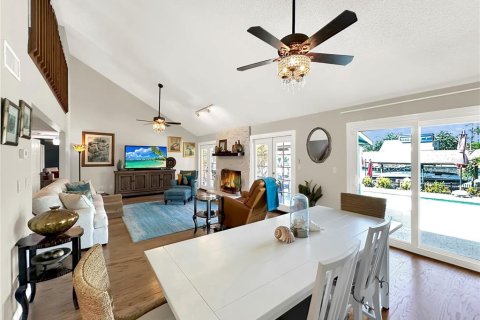 House in New Smyrna Beach, Florida 3 bedrooms, 270.9 sq.m. № 1342608 - photo 19