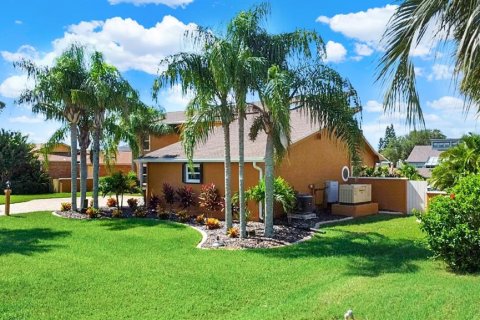 House in New Smyrna Beach, Florida 3 bedrooms, 270.9 sq.m. № 1342608 - photo 13