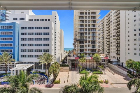 Condominio en venta en Miami Beach, Florida, 30.75 m2 № 1861033 - foto 27