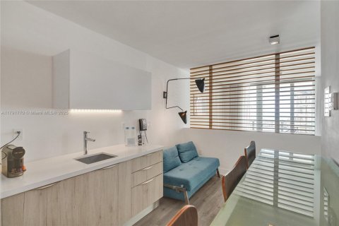 Condominio en venta en Miami Beach, Florida, 30.75 m2 № 1861033 - foto 6