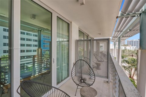 Condominio en venta en Miami Beach, Florida, 30.75 m2 № 1861033 - foto 25