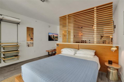 Condominio en venta en Miami Beach, Florida, 30.75 m2 № 1861033 - foto 13