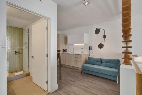 Condominio en venta en Miami Beach, Florida, 30.75 m2 № 1861033 - foto 10