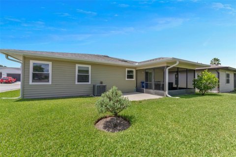House in Lakeland, Florida 2 bedrooms, 98.2 sq.m. № 1848472 - photo 2
