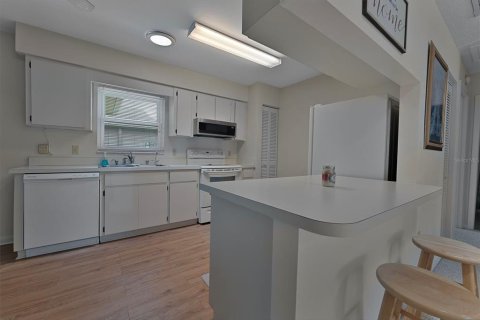 House in Lakeland, Florida 2 bedrooms, 98.2 sq.m. № 1848472 - photo 5