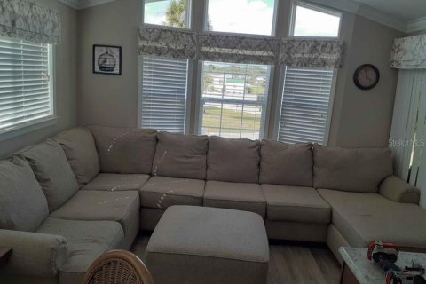Condo in Clermont, Florida, 1 bedroom № 2108215 - photo 17