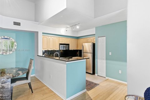 Copropriété à vendre à Miami, Floride: 2 chambres, 91.88 m2 № 2001312 - photo 4