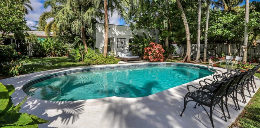Casa en Hollywood, Florida 4 dormitorios, 236.99 m2 № 1770328