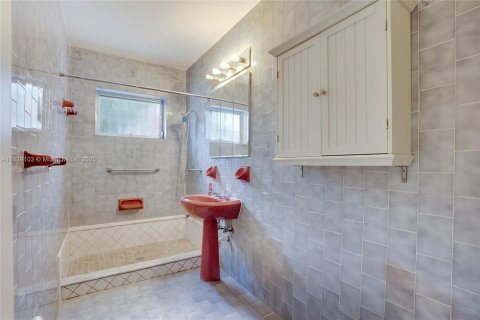 House in North Miami, Florida 3 bedrooms, 125.14 sq.m. № 1831129 - photo 10