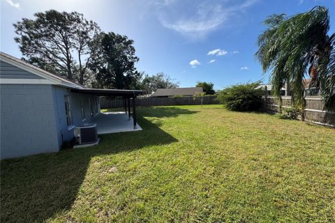 Villa ou maison à louer à New Port Richey, Floride: 4 chambres, 110.55 m2 № 2434954 - photo 21