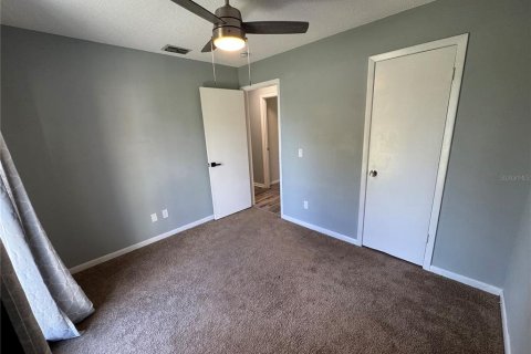 Villa ou maison à louer à New Port Richey, Floride: 4 chambres, 110.55 m2 № 2434954 - photo 11
