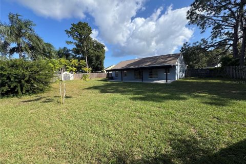 Villa ou maison à louer à New Port Richey, Floride: 4 chambres, 110.55 m2 № 2434954 - photo 20