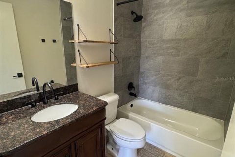 Villa ou maison à louer à New Port Richey, Floride: 4 chambres, 110.55 m2 № 2434954 - photo 8