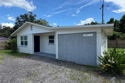 House in Plant City, Florida 3 bedrooms, 141.49 sq.m. № 1908887 - photo 2