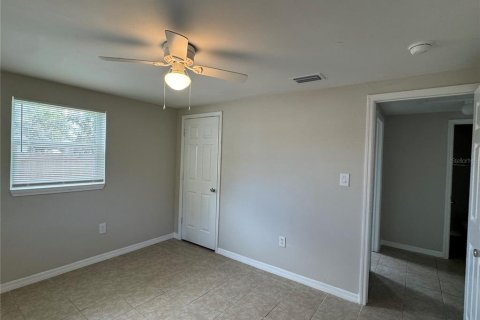 House in Plant City, Florida 3 bedrooms, 141.49 sq.m. № 1908887 - photo 11