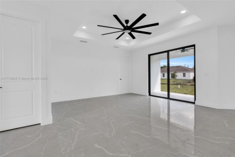 House in Lehigh Acres, Florida 4 bedrooms, 164.81 sq.m. № 1698491 - photo 21