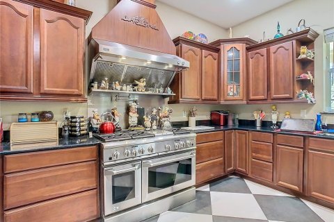 Casa en venta en Weeki Wachee, Florida, 5 dormitorios, 840.77 m2 № 1843893 - foto 29