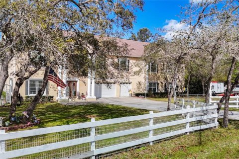 Casa en venta en Weeki Wachee, Florida, 5 dormitorios, 840.77 m2 № 1843893 - foto 11