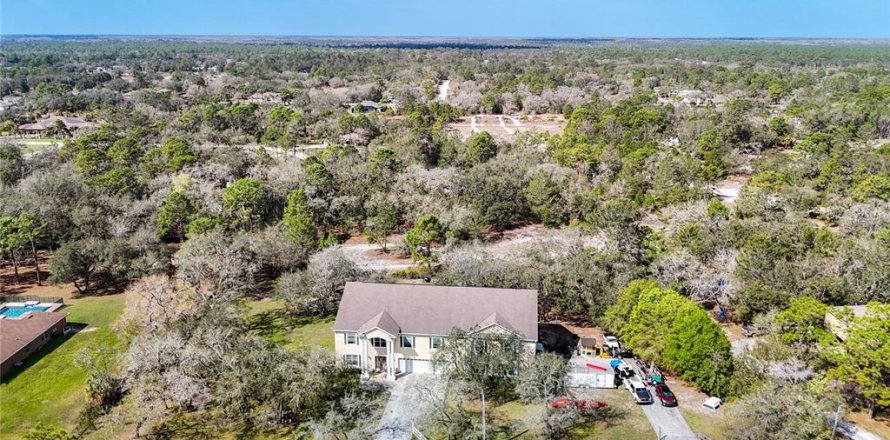 Casa en Weeki Wachee, Florida 5 dormitorios, 840.77 m2 № 1843893