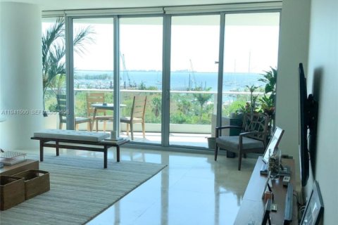 Кондоминиум с 3 спальнями в Майами, Флорида № 1998870