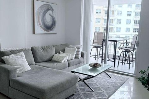 Copropriété à louer à Miami, Floride: 2 chambres, 114.83 m2 № 2080078 - photo 2