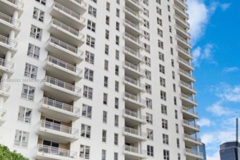 Copropriété à louer à Miami, Floride: 2 chambres, 114.83 m2 № 2080078 - photo 5